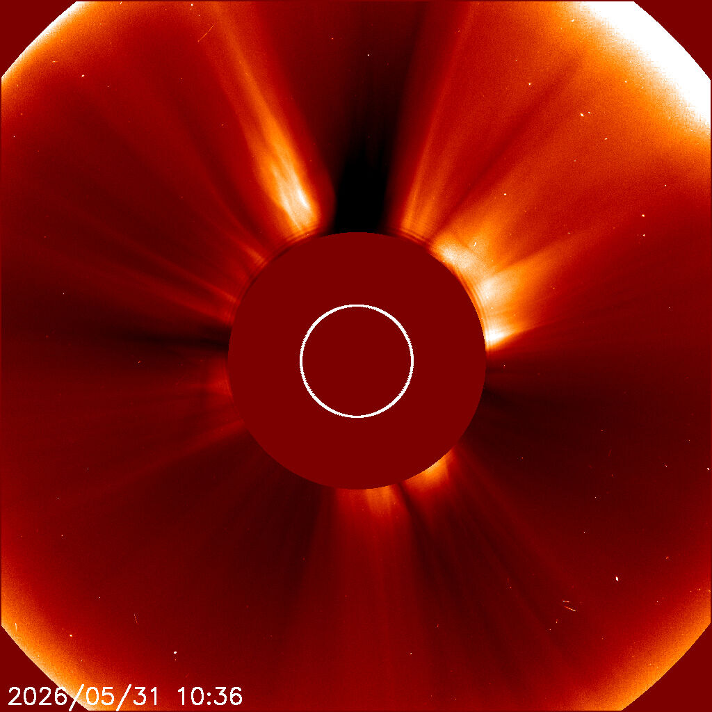 LASCO C2 — Standbild: Koronagraph nahe der Sonne — feinere Details der Korona.