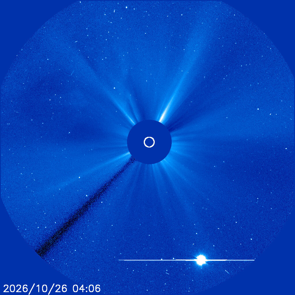 LASCO C3, Standbild: Koronagraph: die Sonne ausgeblendet, dafür CMEs in voller Bahn sichtbar.
